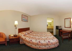 Motel 9 University-Downtown 4