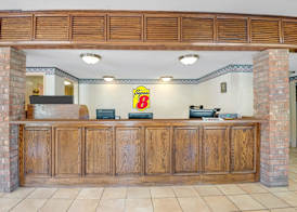 Super 8 by Wyndham Universal City 2