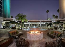DoubleTree by Hilton at the Entrance to Universal Orlando 2