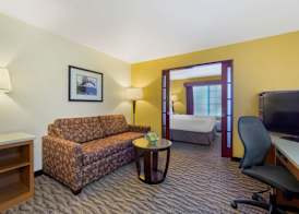 Best Western Plus Park Place Inn & Suites 4
