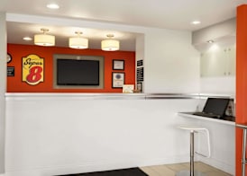 Super 8 by Wyndham Ormond Beach 3