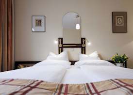 Continental Hotel-Pension 4