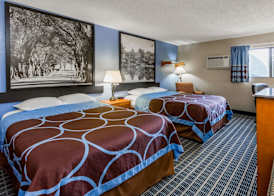 Super 8 by Wyndham Iowa City/Coralville 4