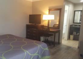 Super 8 by Wyndham Los Angeles-Culver City Area 3