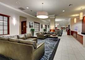 DoubleTree by Hilton St. Louis Forest Park 4