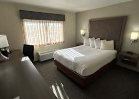Best Western Plus Paper Valley Hotel 2