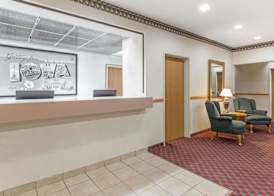 Super 8 by Wyndham Cresco IA 2