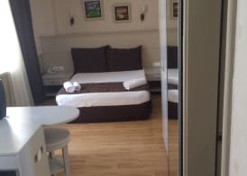 Almena Hotel 5