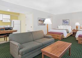 Hawthorn Extended Stay by Wyndham Green Bay 5