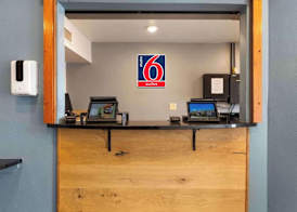 Studio 6 Extended Stay Cincinnati Sharonville OH 3