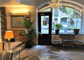 Crystal Plaza Hotel 4