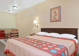 Super 8 by Wyndham St. Louis Airport 4