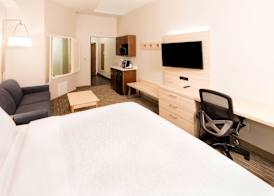 Holiday Inn Express & Suites BAY CITY by IHG 5