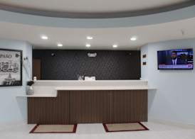 Burgundy Inn and Suites 4