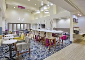 Hampton Inn & Suites Oakwood Village-Cleveland 2