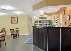 Microtel Inn by Wyndham University Place 2