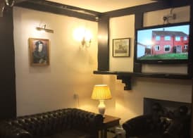 Ramada by Wyndham Crawley Gatwick 5
