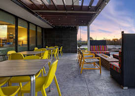 Home2 Suites By Hilton DeKalb 4