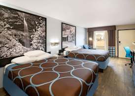 Super 8 by Wyndham Cleveland 4