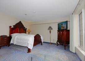 Fullerton Manor Inn 5