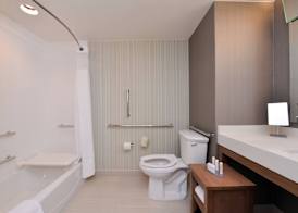 Courtyard by Marriott Toledo North 2