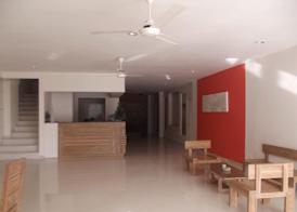 L Bajo Hotel 4