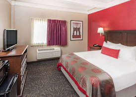 Ramada by Wyndham Hammond Hotel & Conference Center 3