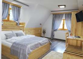 Rustic Inn River 4