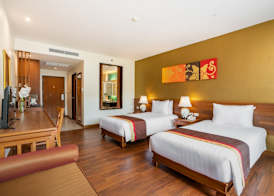 Naithonburi Beach Resort - SHA Extra Plus 5