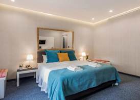 Central Business Apartment 3
