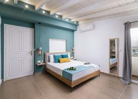 Ermis Luxury Suites & Apartments 3