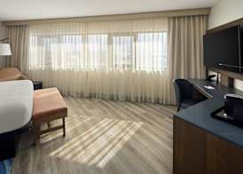 Oshkosh Marriott Waterfront Hotel & Convention Center 5