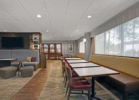 Hampton Inn Salisbury 4