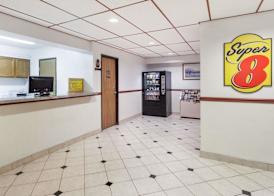 Super 8 by Wyndham Winchester VA 3