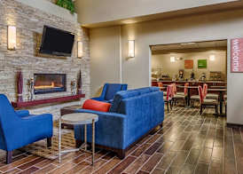 Comfort Inn & Suites Grafton-Cedarburg 2