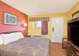 Super 8 by Wyndham La Marque TX/Texas City Area 3
