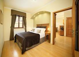 Castle View Apartments 5