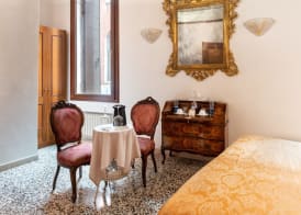 Luxury Venetian Rooms 5