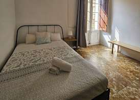 YOUTH HOSTEL - Central and Basic Drassanes 3