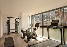 Piccadilly Central Apartments by MAX 4