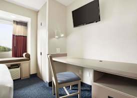 Microtel Inn By Wyndham Louisville East 4