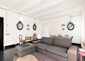 Eulalias Lodges Barcelona 5