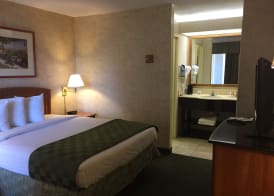 Days Inn & Suites by Wyndham Albuquerque North 5