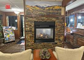 Days Inn & Suites by Wyndham Gunnison 3