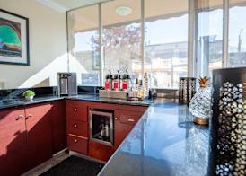 Studio City Court Yard Hotel 2