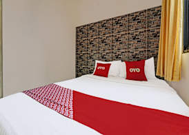 OYO 1699 Verona Residence 5
