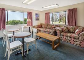 Super 8 by Wyndham Hebron Lowell Area 2