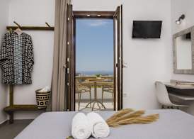 Petros Studios & Suites 2