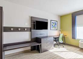 Holiday Inn Express & Suites ATCHISON by IHG 5