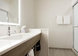Holiday Inn Express & Suites TERRE HAUTE by IHG 4